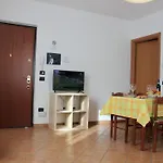 Διαμέρισμα In Mit Privatem Parkplatz By Interhome Domaso